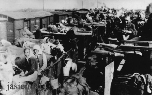 1945 - przyjazdy wysiedlanych Polaków z terenów Kresowych